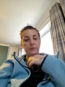 tattoomilf86 online show from January 29, 2025, 2:21 pm