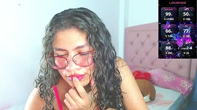Snapshot of Cynthia_hazel chatting on October 7, 2025, 7:05 am Cynthia hazel online show from October 7, 2025, 7:05 am