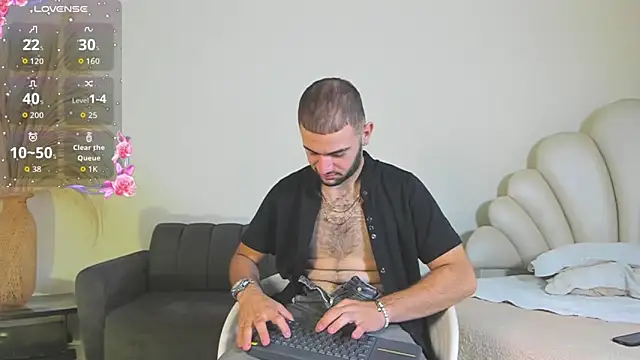 MaximusDick1  online show from June 19, 2026, 12:09 pm
