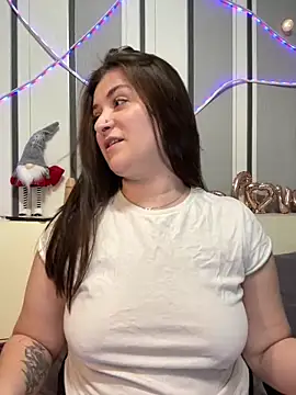 Jadelli online show from February 26, 2025, 7:49 pm