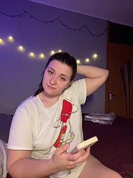 Jadelli online show from March 4, 2025, 9:32 pm