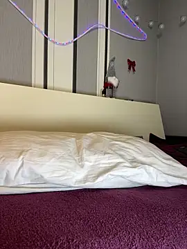 Jadelli online show from March 17, 2025, 12:41 am