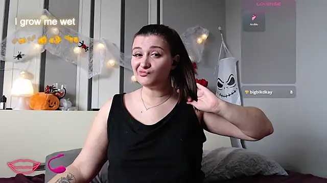 Jadelli online show from October 15, 2025, 7:41 am