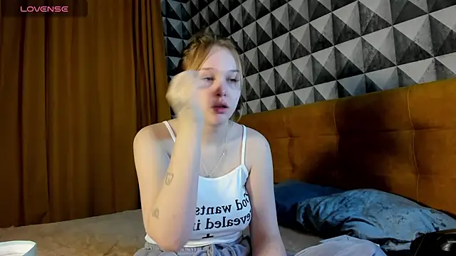 MaryShiotta online show from February 27, 2025, 1:05 am