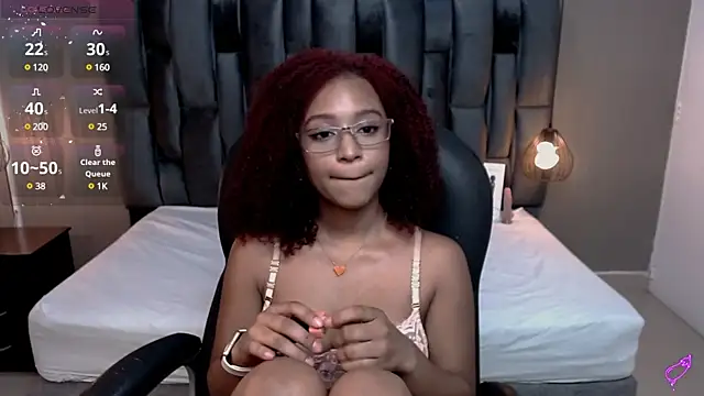 Lorena Vieira  online show from January 7, 2025, 7:59 pm