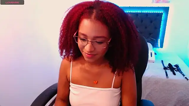 Lorena Vieira  online show from January 13, 2025, 4:51 pm