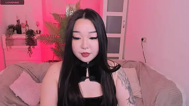 mei honey  online show from October 10, 2025, 9:47 pm