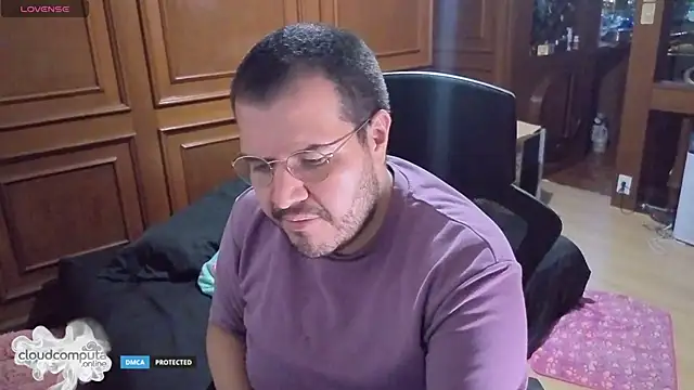 Snapshot of bearcloudcomputa chatting on April 14, 2026, 4:18 am bearcloudcomputa online show from April 14, 2026, 4:18 am