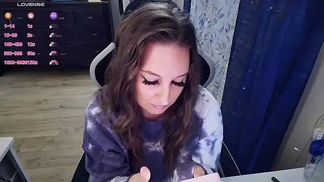 Snapshot of Brooklyn_Bee chatting on January 17, 2026, 11:08 pm Brooklyn Bee online show from January 17, 2026, 11:08 pm