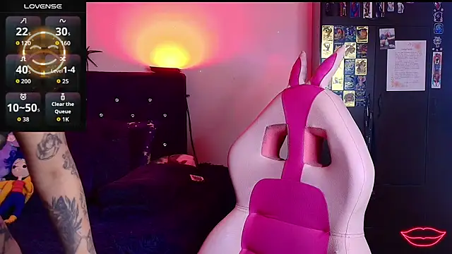 Pauilina online show from October 15, 2025, 6:08 pm