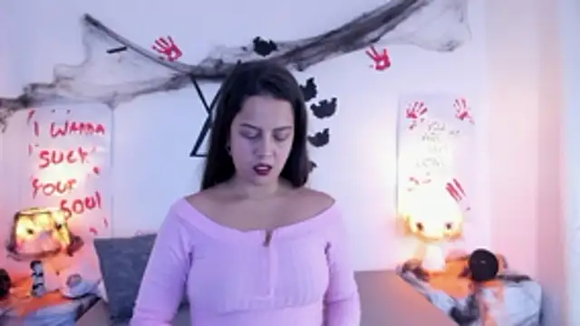 Snapshot of LunaSmitt chatting on October 15, 2025, 11:49 pm LunaSmitt online show from October 15, 2025, 11:49 pm