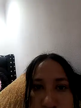 Snapshot of devi_black13_ chatting on January 15, 2025, 2:06 am devi black13 online show from January 15, 2025, 2:06 am