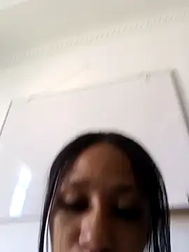 Snapshot of devi_black13_ chatting on January 16, 2025, 3:35 pm devi black13 online show from January 16, 2025, 3:35 pm