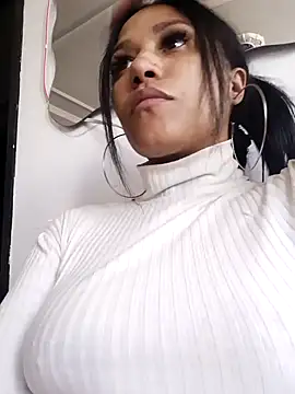 Snapshot of devi_black13_ chatting on January 27, 2025, 8:39 pm devi black13 online show from January 27, 2025, 8:39 pm