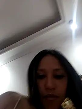 Snapshot of devi_black13_ chatting on February 4, 2025, 2:39 am devi black13 online show from February 4, 2025, 2:39 am