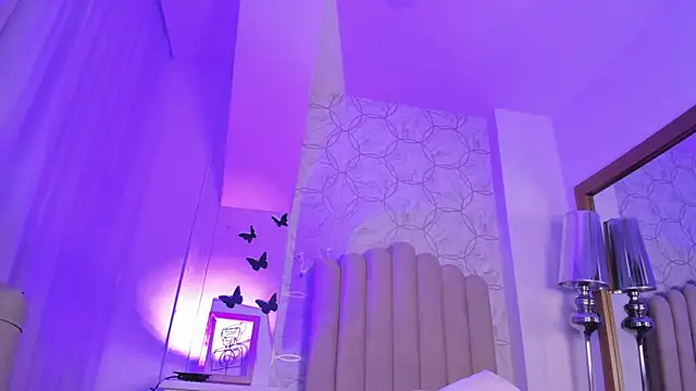 Foxy200   online show from March 5, 2026, 8:05 pm