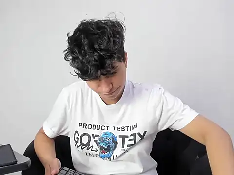 Snapshot of Im_Milan_Rs chatting on October 5, 2025, 4:33 am Im Milan Rs online show from October 5, 2025, 4:33 am