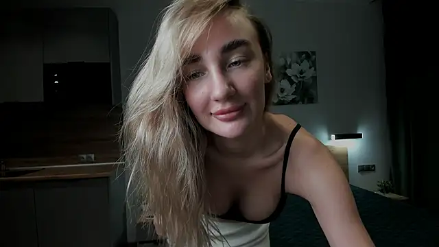chloewallace online show from December 2, 2024, 6:54 pm