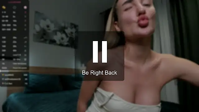 chloewallace online show from March 22, 2025, 12:39 am