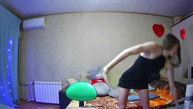 --Model--2 online show from December 5, 2024, 1:17 pm