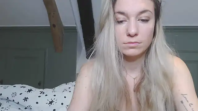 carlaaa online show from December 9, 2024, 9:37 pm