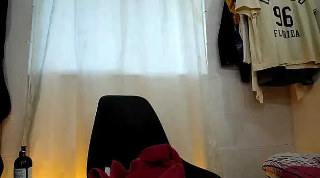 Snapshot of Bodyxx23 chatting on January 16, 2025, 10:55 pm Bodyxx23 online show from January 16, 2025, 10:55 pm