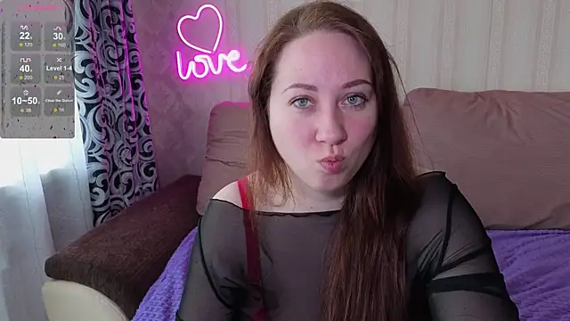 KellyCrystall online show from May 9, 2026, 2:28 am