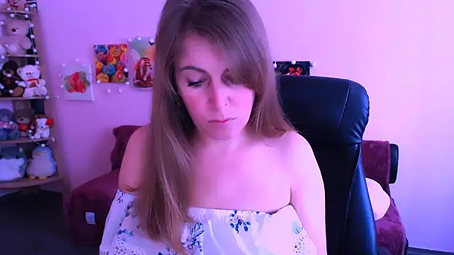 Hot Milady online show from March 23, 2026, 8:18 am