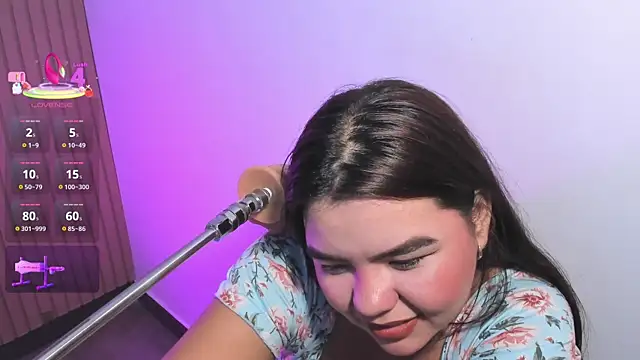 klhoe boobs online show from June 12, 2026, 4:11 am