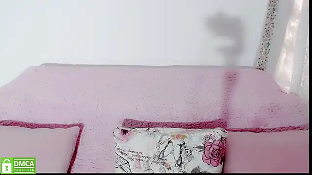 Snapshot of mariana_katto chatting on November 12, 2025, 5:57 pm mariana katto online show from November 12, 2025, 5:57 pm