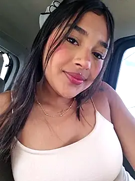 Snapshot of Mariangel_11 chatting on October 6, 2025, 2:14 pm Mariangel 11 online show from October 6, 2025, 2:14 pm