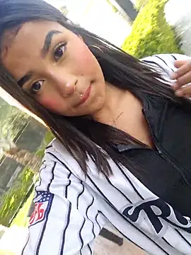 Snapshot of Mariangel_11 chatting on October 30, 2025, 2:18 pm Mariangel 11 online show from October 30, 2025, 2:18 pm