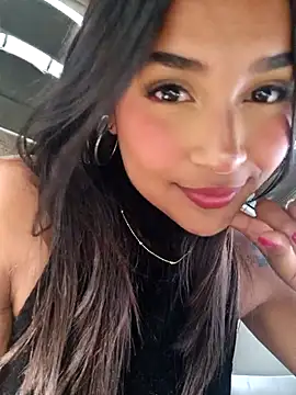 Snapshot of Mariangel_11 chatting on November 18, 2025, 2:43 pm Mariangel 11 online show from November 18, 2025, 2:43 pm