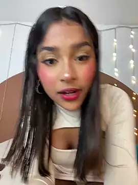 Snapshot of Mariangel_11 chatting on December 22, 2025, 2:25 pm Mariangel 11 online show from December 22, 2025, 2:25 pm