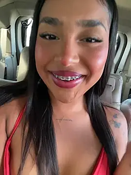 Snapshot of Mariangel_11 chatting on August 1, 2026, 1:43 pm Mariangel 11 online show from August 1, 2026, 1:43 pm