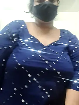 Snapshot of zeepe19 chatting on October 9, 2025, 4:43 am zeepe19 online show from October 9, 2025, 4:43 am