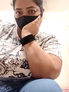 Snapshot of zeepe19 chatting on October 10, 2025, 10:47 am zeepe19 online show from October 10, 2025, 10:47 am