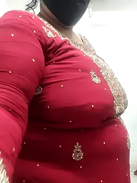 Snapshot of zeepe19 chatting on October 11, 2025, 8:24 am zeepe19 online show from October 11, 2025, 8:24 am