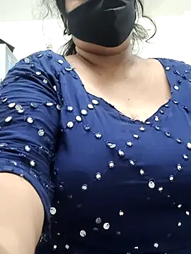 Snapshot of zeepe19 chatting on October 26, 2025, 8:20 am zeepe19 online show from October 26, 2025, 8:20 am