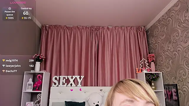 KattyPeachX online show from January 8, 2025, 7:45 am