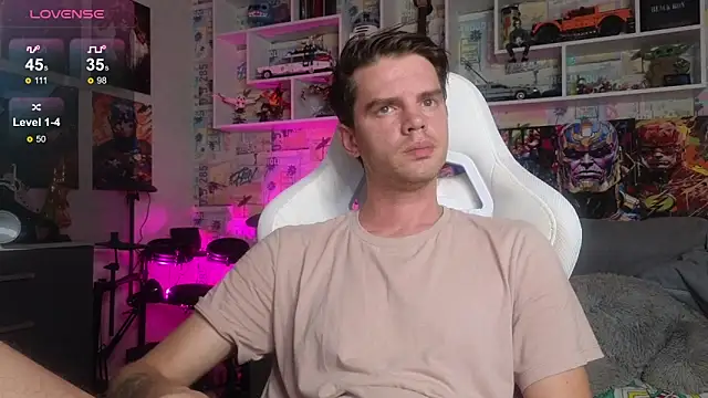 Snapshot of Mike_Burn chatting on October 10, 2025, 12:04 pm Mike Burn online show from October 10, 2025, 12:04 pm