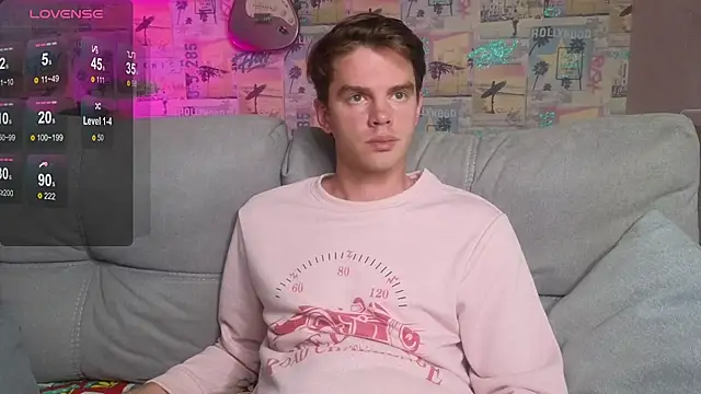 Snapshot of Mike_Burn chatting on October 17, 2025, 12:08 pm Mike Burn online show from October 17, 2025, 12:08 pm