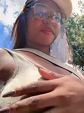 tiana nave online show from October 12, 2025, 4:17 pm