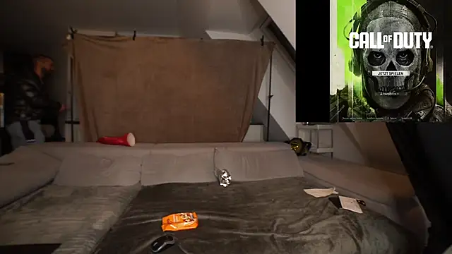 MacTroy online show from December 15, 2024, 5:31 pm