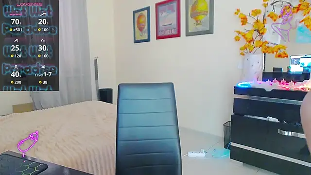 Lillianhot68 online show from November 8, 2025, 10:59 am