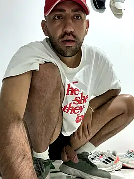 Snapshot of JuanZapata33 chatting on December 3, 2024, 12:57 am JuanZapata33 online show from December 3, 2024, 12:57 am