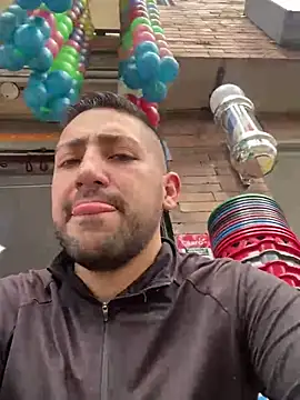 Snapshot of JuanZapata33 chatting on December 17, 2024, 5:58 pm JuanZapata33 online show from December 17, 2024, 5:58 pm