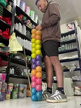 Snapshot of JuanZapata33 chatting on December 20, 2024, 6:02 pm JuanZapata33 online show from December 20, 2024, 6:02 pm