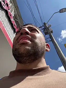 Snapshot of JuanZapata33 chatting on January 2, 2025, 6:12 pm JuanZapata33 online show from January 2, 2025, 6:12 pm