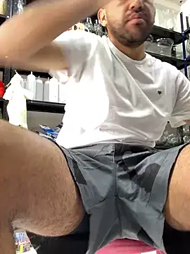 Snapshot of JuanZapata33 chatting on January 8, 2025, 5:15 pm JuanZapata33 online show from January 8, 2025, 5:15 pm